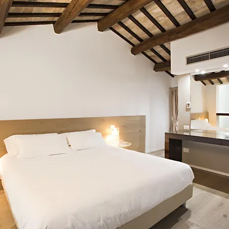 Borgoleoni 18 - And Breakfast ベッド・アンド・ブレックファスト 2*