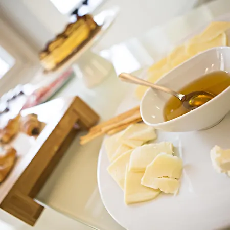 Borgoleoni 18 - And Breakfast