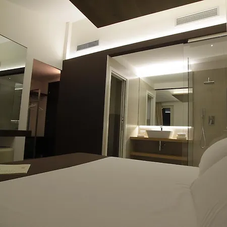 Borgoleoni 18 - And Breakfast