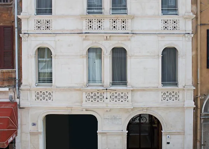 博格罗尼18 - 住宿和早餐旅馆 住宿加早餐酒店 2*