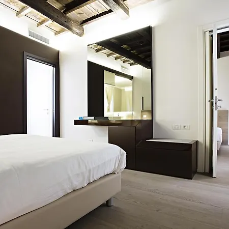 Borgoleoni 18 - Room&breakfast 2*