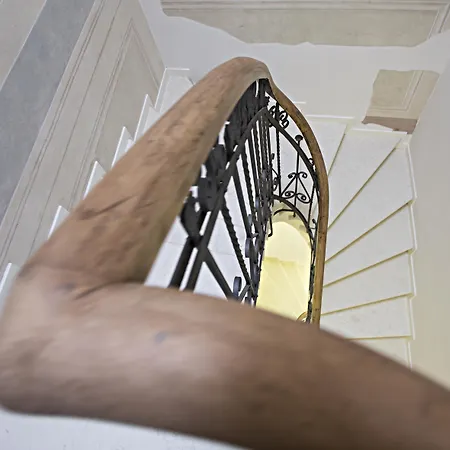 Borgoleoni 18 - And Breakfast 2* פררה