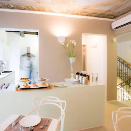 Bed & Breakfast Borgoleoni 18 - Room&breakfast