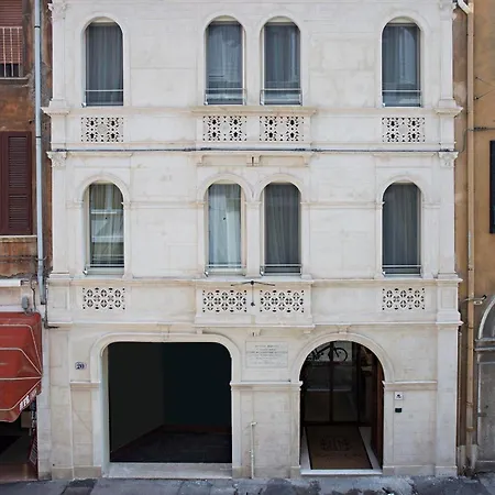 Borgoleoni 18 - And Breakfast Bed & Breakfast 2*