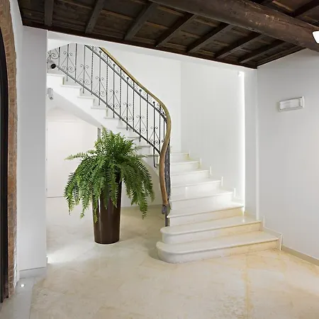 Borgoleoni 18 - And Breakfast 2* פררה