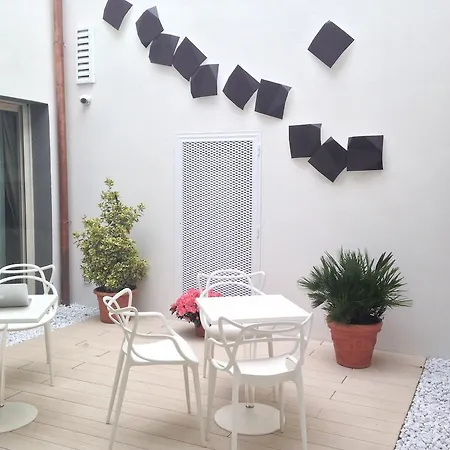 Bed & Breakfast Borgoleoni 18 - And Breakfast 2*