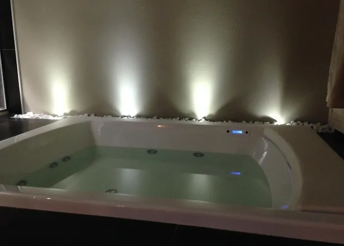 Borgoleoni 18 - And Breakfast فندق مبيت وإفطار فيرّارا